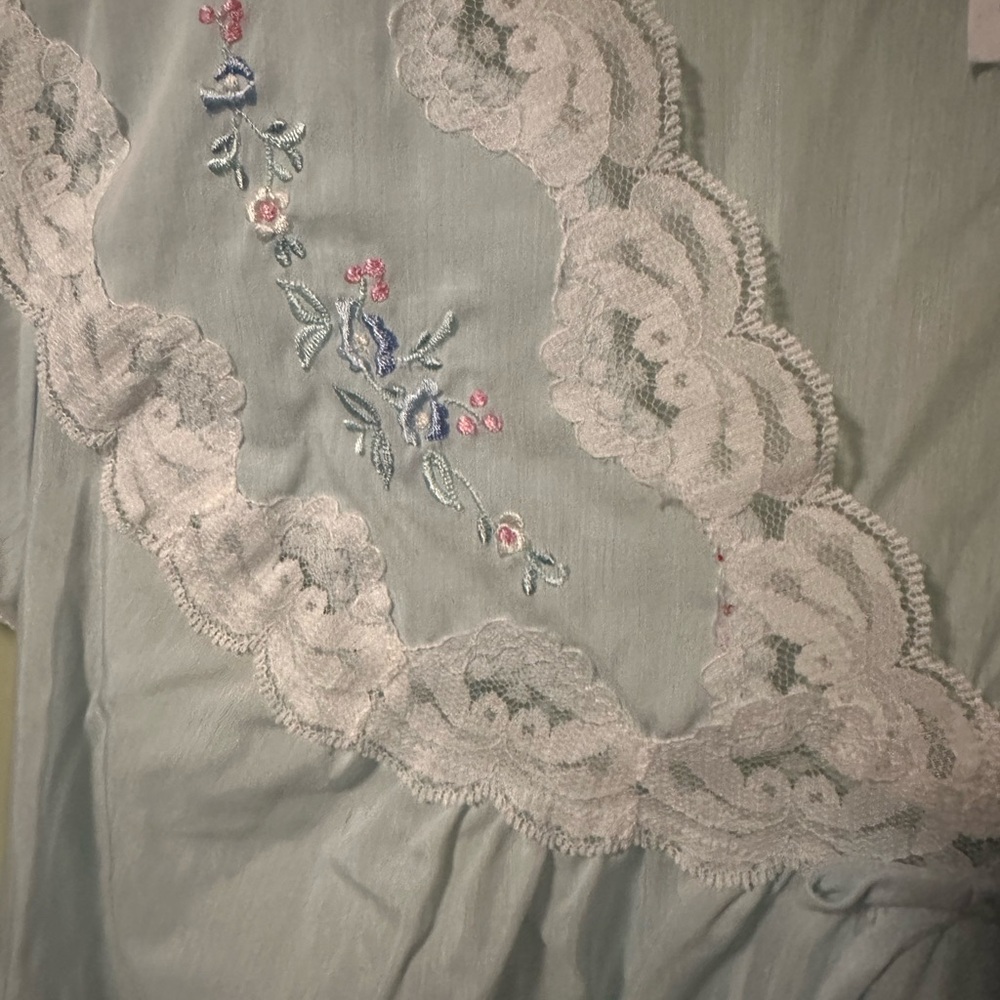 Barbizon Vintage SZ L baby blue nightgown - Picture 4 of 5